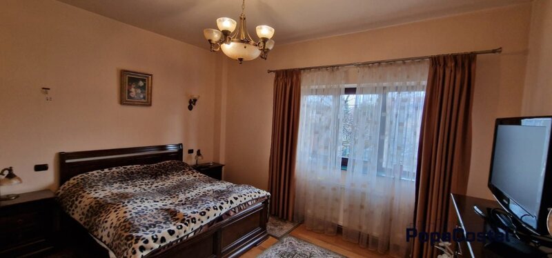 Voluntari vila 5 camere 3 bai S+P+1E+M, mobilata complet, terasa